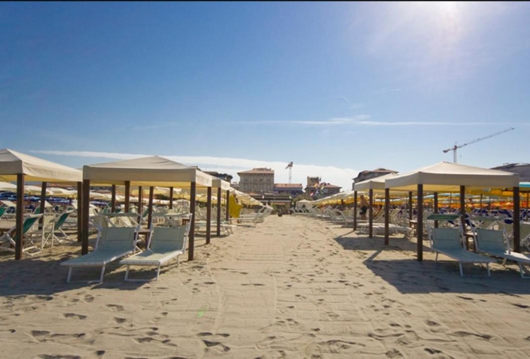 Historical Apartments By Seaside Viareggio Dış mekan fotoğraf
